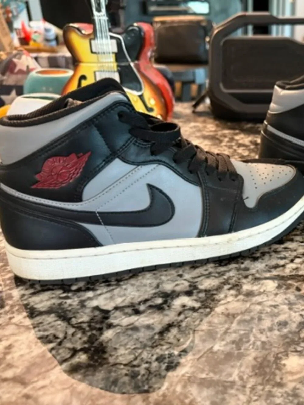 Nike Air Jordan 1 Mid Shadow Men's 8